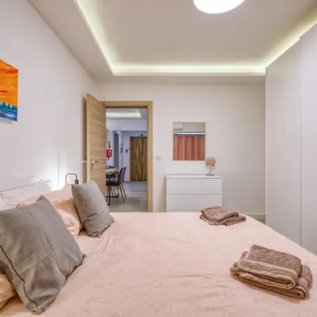 Stylish 2-bedroom Near The Sea Apartamento *