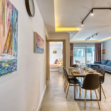 Stylish 2-bedroom Near The Sea